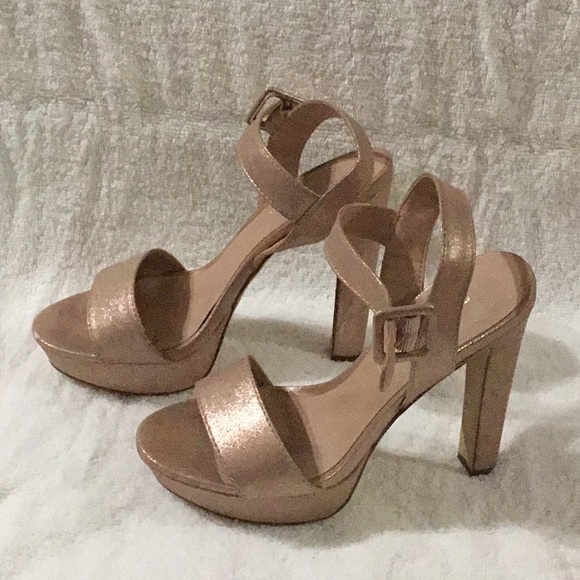 Steve Madden rose Gold Sandals - Picture 2 of 4